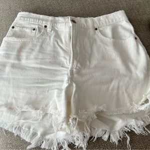 Abercrombie Curve Love 4” mom short